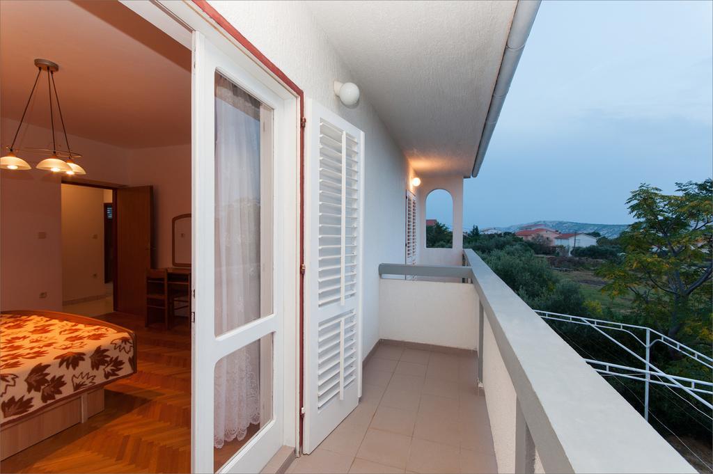 Maslinov Hlad Appartement Barbat na Rabu Buitenkant foto