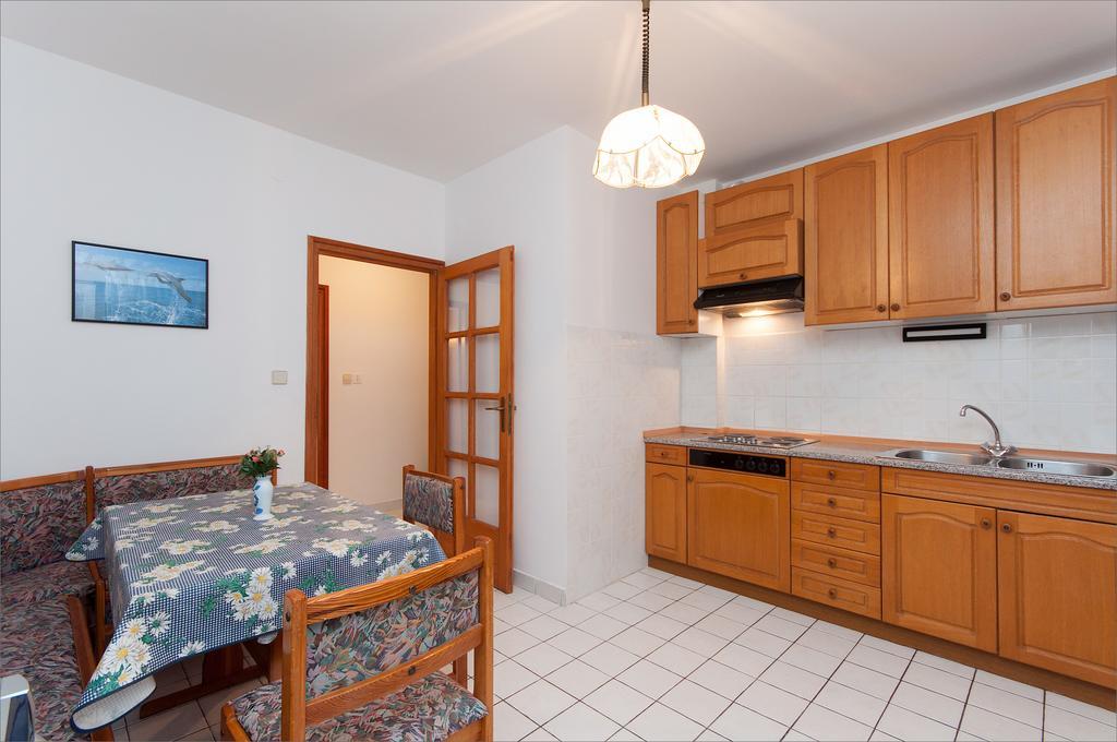 Maslinov Hlad Appartement Barbat na Rabu Buitenkant foto